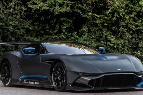 米兰体育APP-国家队防守体系漏洞频繁，防守反击国家队