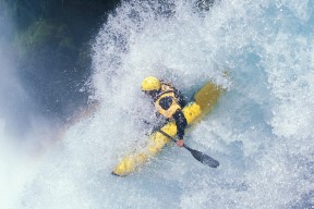 Milan Sports-埃弗顿前场拼抢频繁打乱对方部署，埃弗顿中场