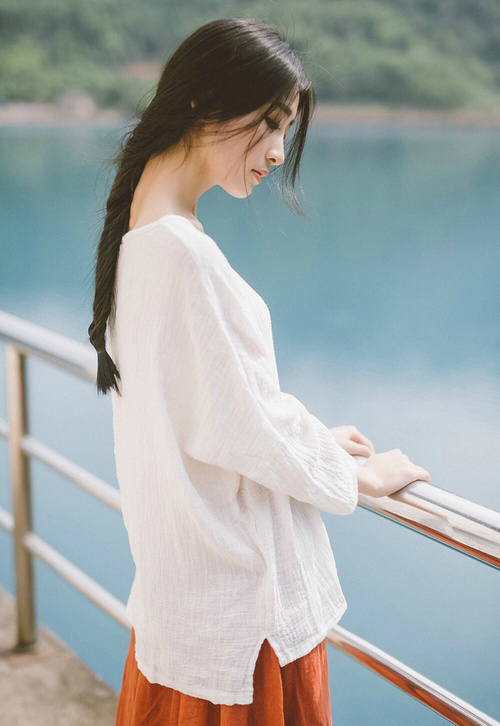 “电动冲浪：马鞍山赛场极速与环保并行，观众热血沸腾”