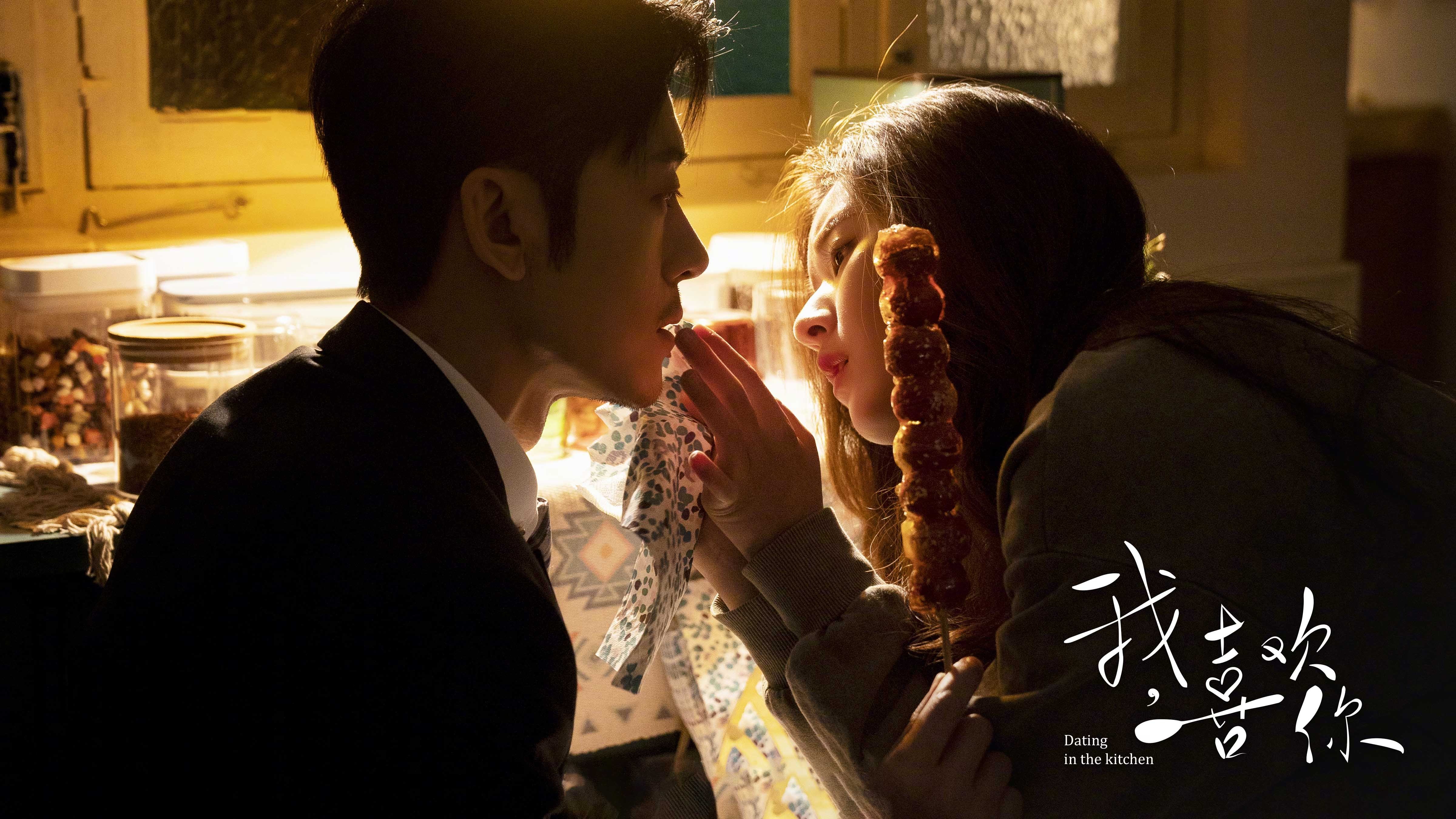 南特前场多人跑动牵制防守重心，南特足球俱乐部