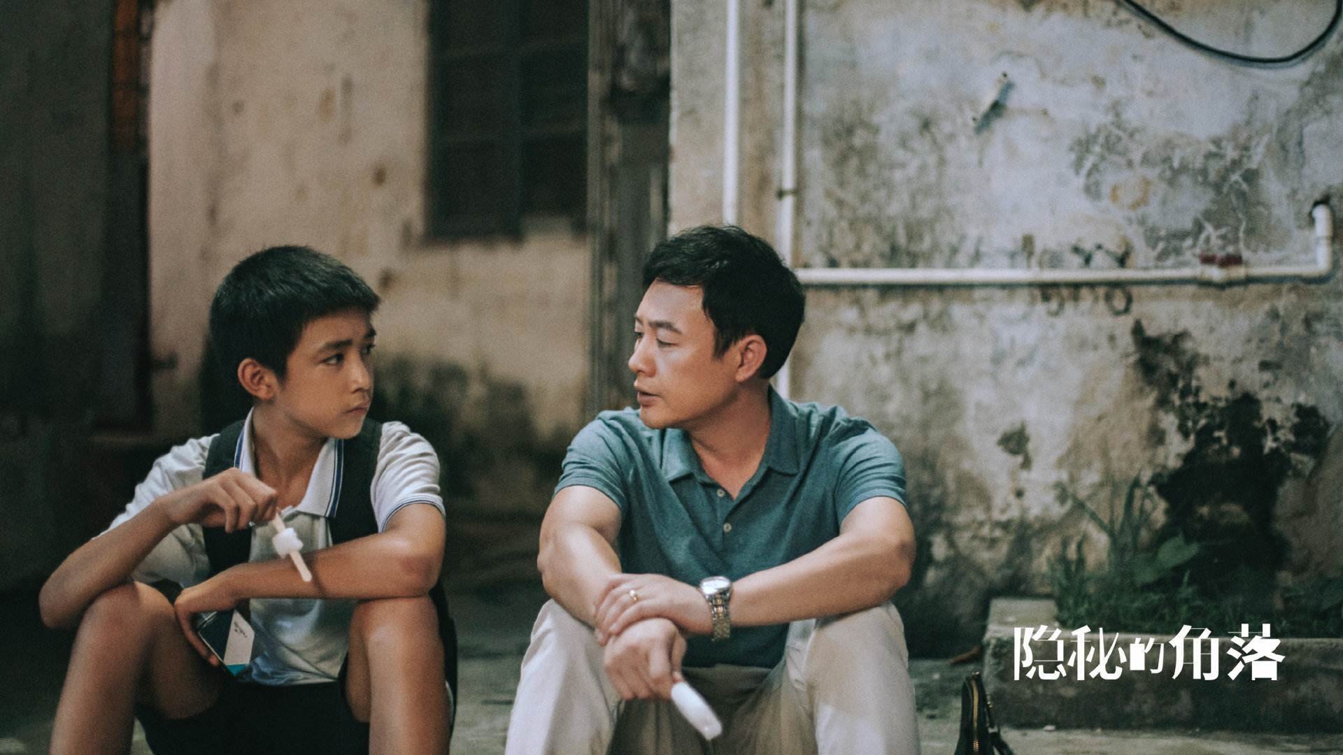 中国足球俱乐部支持球员多维兴趣发展方向，对中国足球俱乐部改为中性名称现象分析