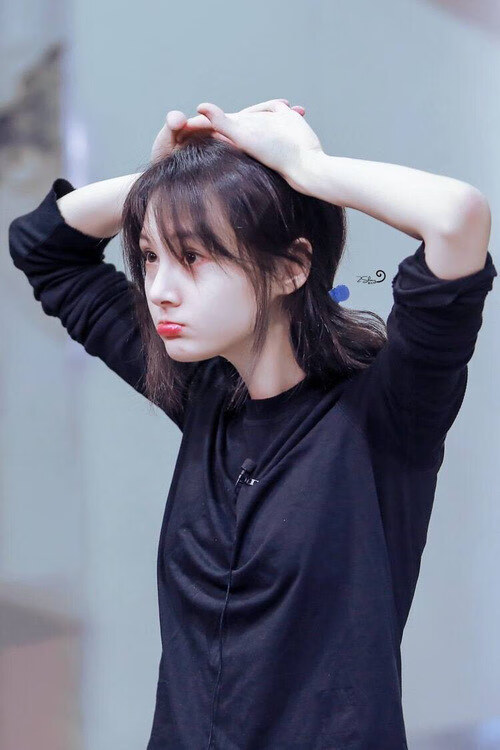 足球运动员多样身材比例引关注，运动科学细化，足球运动员身高体重比例